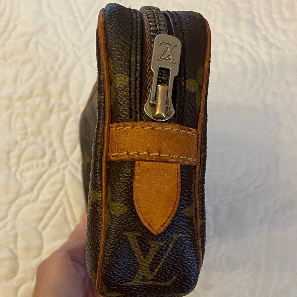 Louis Vuitton Monogram Toiletry Bag in Brown monogram - Picture 2 of 8